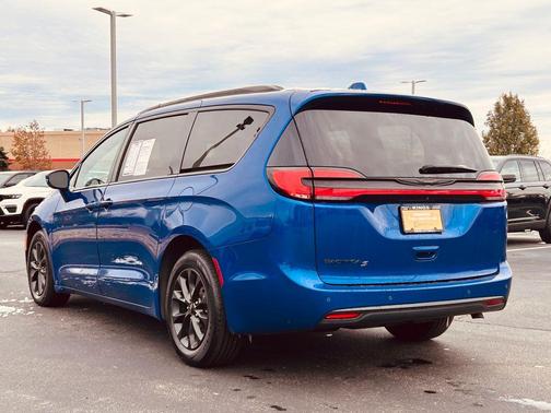 2021 Chrysler Pacifica Touring