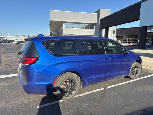 2021 Chrysler Pacifica Touring