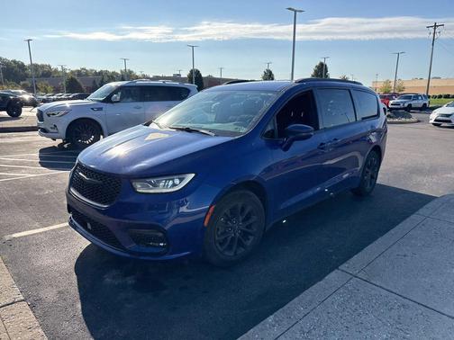 2021 Chrysler Pacifica Touring