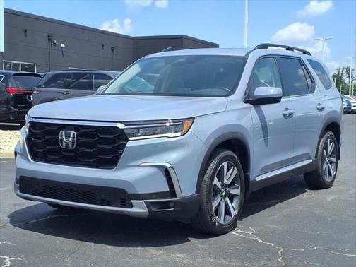 2023 Honda Pilot Touring 8-Passenger