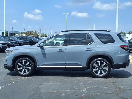 2023 Honda Pilot Touring 8-Passenger