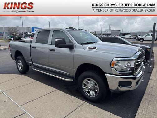2024 RAM 2500 Tradesman Crew Cab 4x4 6'4' Box