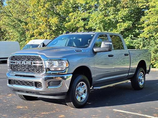 2024 RAM 2500 Tradesman Crew Cab 4x4 6'4' Box