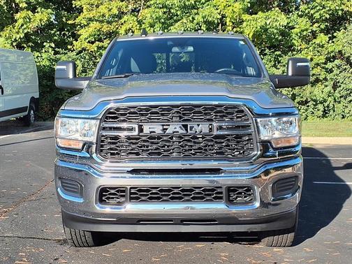2024 RAM 2500 Tradesman Crew Cab 4x4 6'4' Box