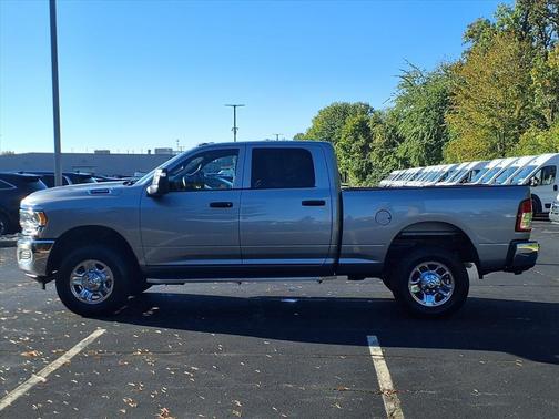 2024 RAM 2500 Tradesman Crew Cab 4x4 6'4' Box