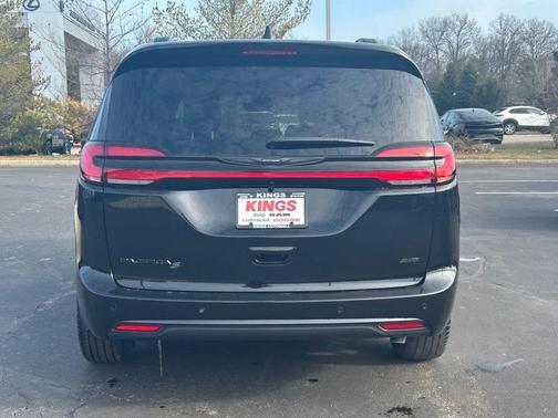 2026 Chrysler Pacifica L