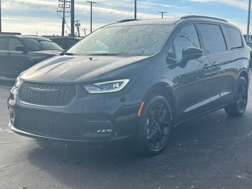 2026 Chrysler Pacifica L