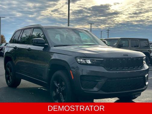 Baltic Gray Metallic Clearcoat 2025 Jeep Grand Cherokee Altitude