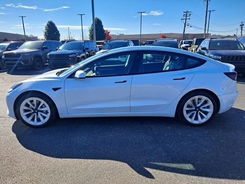 Pearl White Multi-Coat 2022 Tesla Model 3 Base