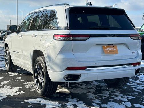 2022 Jeep Grand Cherokee 4xe Overland