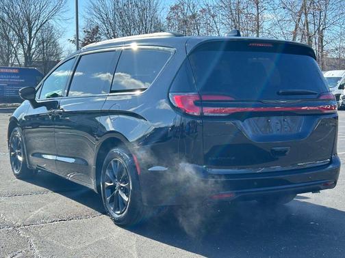 2025 Chrysler Pacifica L