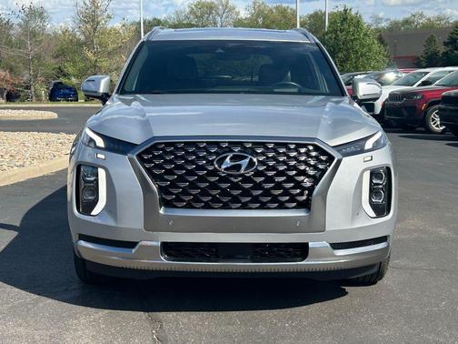 Typhoon Silver 2022 Hyundai PALISADE Calligraphy