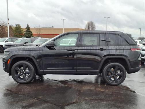 2025 Jeep Grand Cherokee Altitude