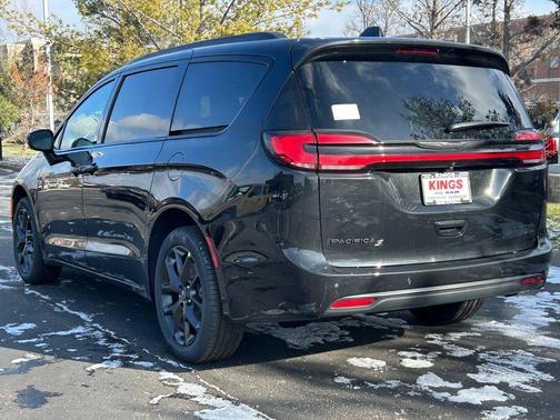 2026 Chrysler Pacifica Limited