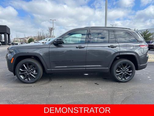 Baltic Gray Metallic Clearcoat 2026 Jeep Grand Cherokee Limited