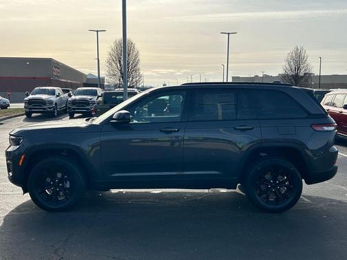2025 Jeep Grand Cherokee Altitude