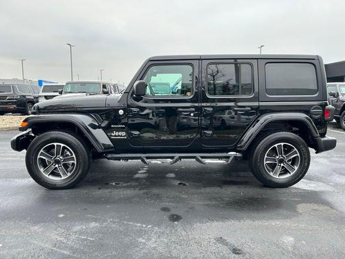 2023 Jeep Wrangler 4-Door Sahara 4x4