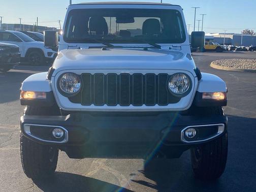 2024 Jeep Gladiator Sport S