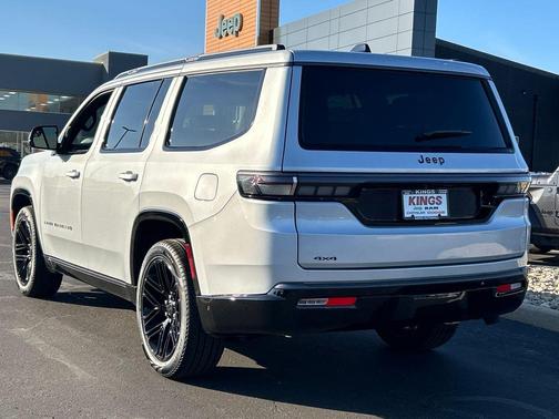 Silver Zynith 2026 Jeep Grand Wagoneer Limited Reserve 4x4