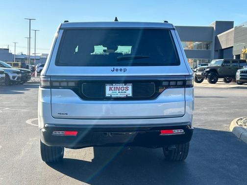 Silver Zynith 2026 Jeep Grand Wagoneer Limited Reserve 4x4