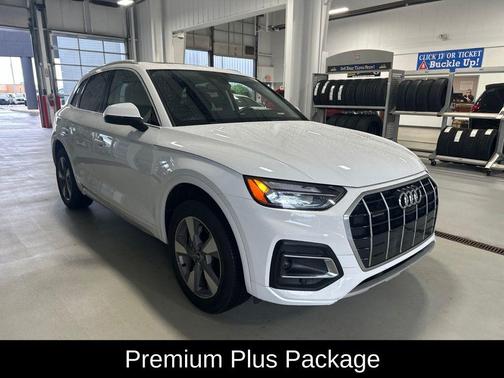 Ibis White 2023 Audi Q5 40 Premium Plus
