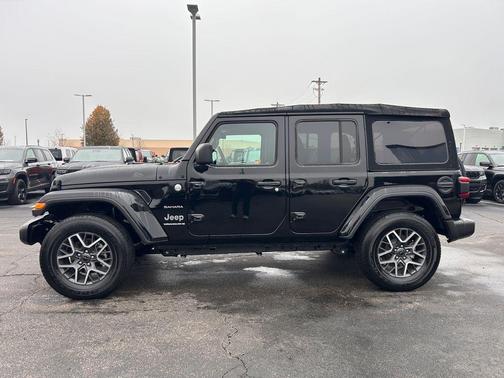 2024 Jeep Wrangler 4-Door Sahara 4x4