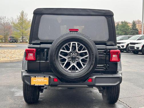 2024 Jeep Wrangler 4-Door Sahara 4x4