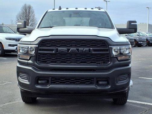 2024 RAM 3500 Tradesman Crew Cab 4x4 8' Box