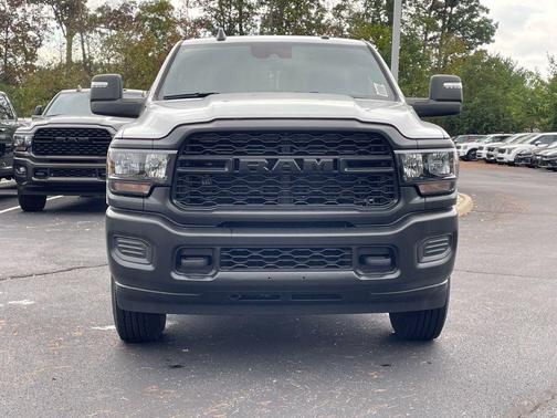 2024 RAM 3500 Tradesman Crew Cab 4x4 6'4' Box