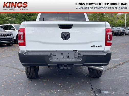 2024 RAM 3500 Tradesman Crew Cab 4x4 6'4' Box