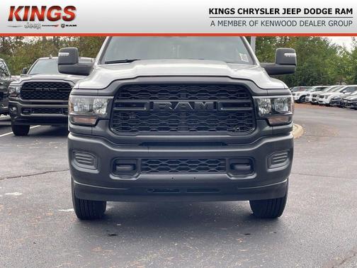 2024 RAM 3500 Tradesman Crew Cab 4x4 6'4' Box