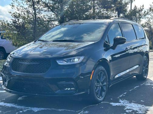 2025 Chrysler Pacifica L