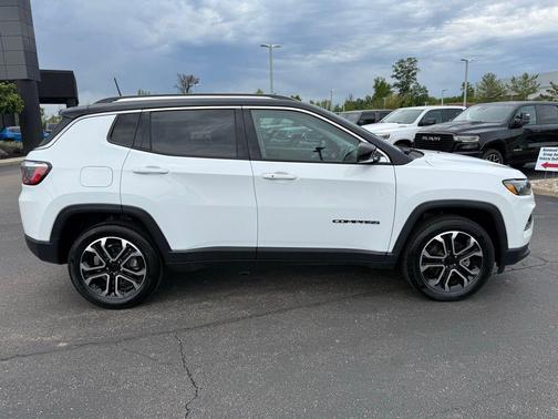 Bright White Clearcoat 2022 Jeep Compass Limited