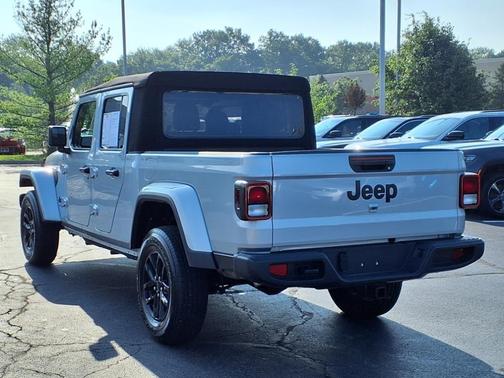 2023 Jeep Gladiator Sport S
