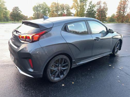 2019 Hyundai Veloster Base