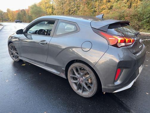 2019 Hyundai Veloster Base
