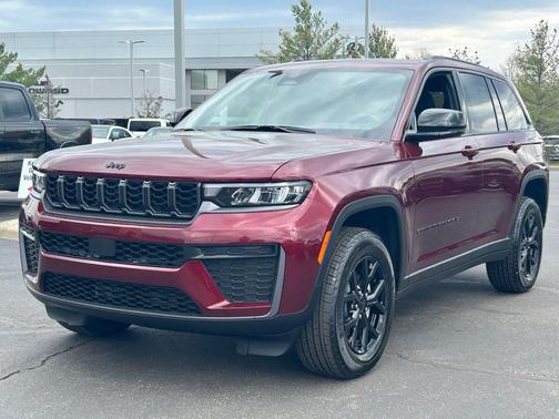 Velvet Red Pearlcoat 2026 Jeep Grand Cherokee Altitude