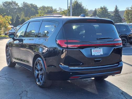 2026 Chrysler Pacifica Limited