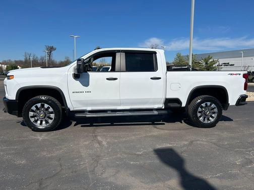 2022 Chevrolet Silverado 2500 Custom