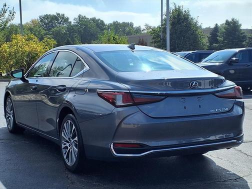 2021 Lexus ES 250 Base