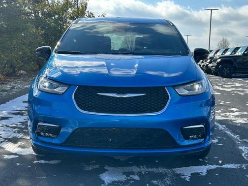 2026 Chrysler Pacifica L