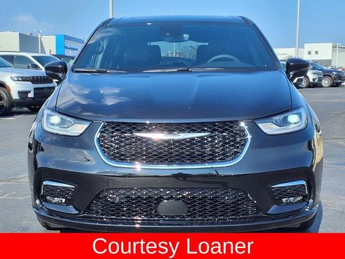 2025 Chrysler Pacifica L