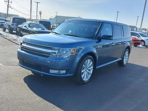 Photo 3 of 30 of 2018 Ford Flex SEL