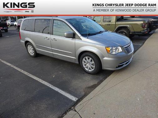 Billet Silver Metallic Clearcoat 2015 Chrysler Town & Country Touring