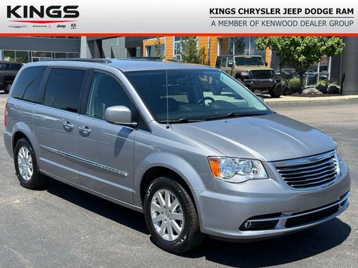 Billet Silver Metallic Clearcoat 2015 Chrysler Town & Country Touring