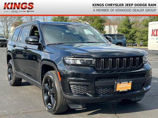 Diamond Black Crystal Pearlcoat 2023 Jeep Grand Cherokee L Altitude