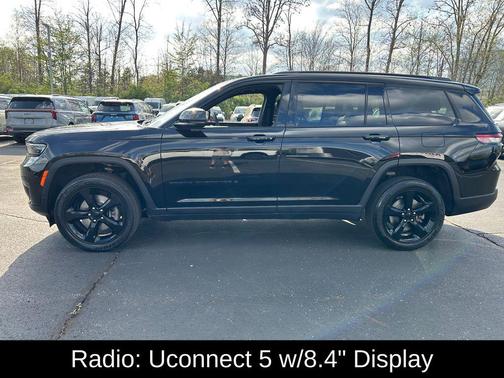 Diamond Black Crystal Pearlcoat 2023 Jeep Grand Cherokee L Altitude