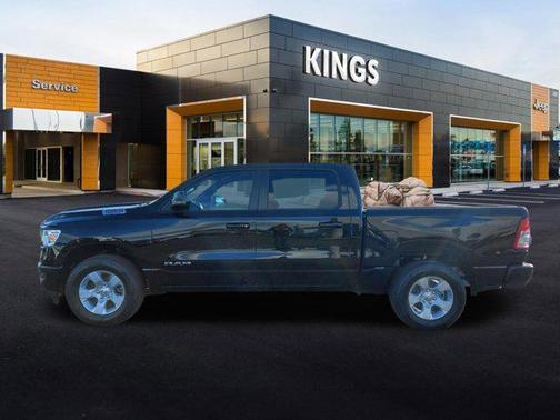 Diamond Black Crystal Pearlcoat 2023 RAM 1500 Big Horn/Lone Star