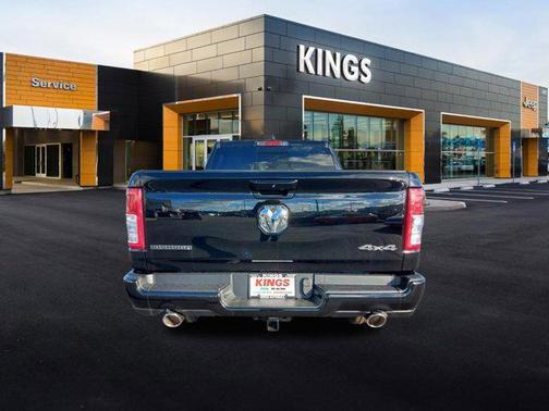 Diamond Black Crystal Pearlcoat 2023 RAM 1500 Big Horn/Lone Star