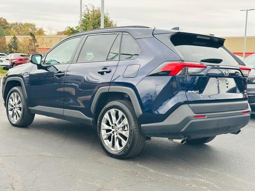 2022 Toyota RAV4 XLE Premium
